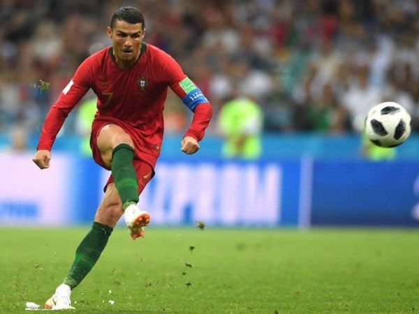 Hướng dẫn kỹ thuật sút phạt Knuckleball như Ronaldo