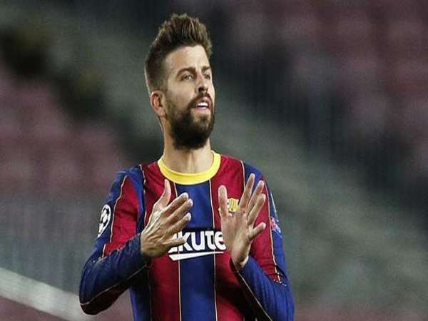 Trung vệ Gerard Piqué 