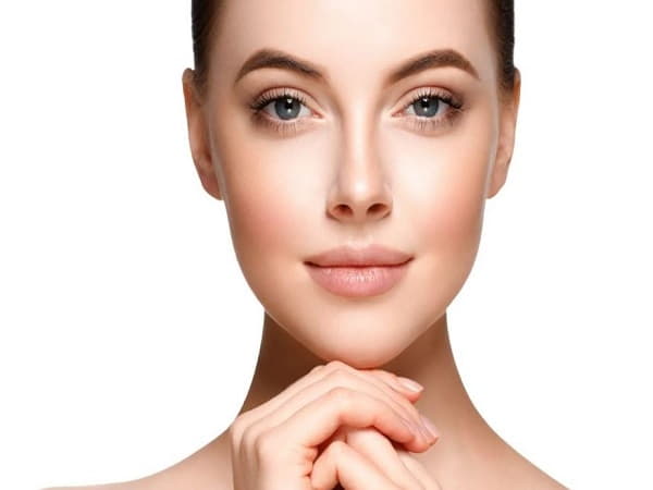 Tướng phụ nữ số hưởng sẽ có trán cao rộng, mịn màng