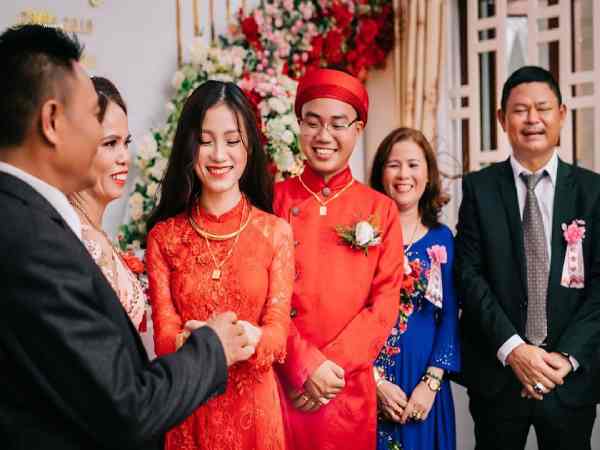 vợ cung khảm lấy chồng cung gì