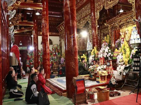 Văn khấn mẫu tại chùa chuẩn cổ truyền
