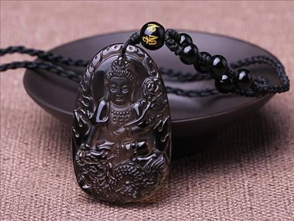 Ý nghĩa của việc đeo mặt Phật trong phong thủy và tâm linh